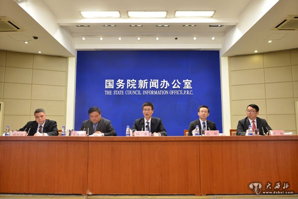 国新办举行加快上海国际金融中心建设有关政策吹风会