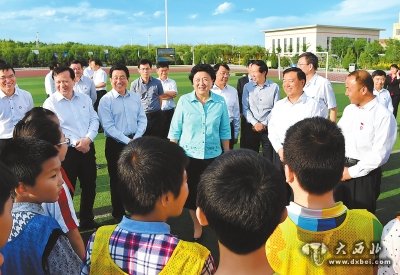 中共中央政治局委员、国务院副总理刘延东在省委书记、省人大常委会主任王三运，省委副书记、省长林铎的陪同下，深入我省嘉峪关、敦煌考察